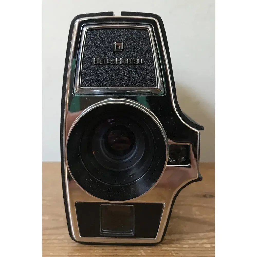 Vtg Bell Howell Autoload 670 XL Japanese Super 8mm Film Camera w Case UNTESTED